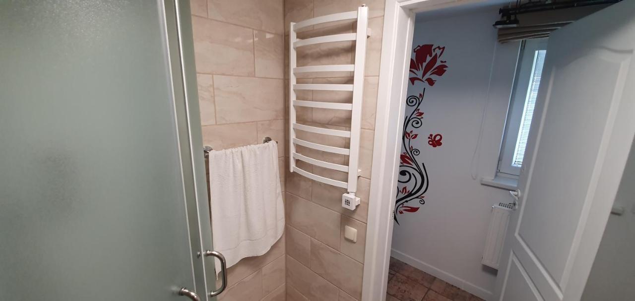 Aparthotel 3 ,, Cosy House Studio" & Parking Каунас Екстериор снимка