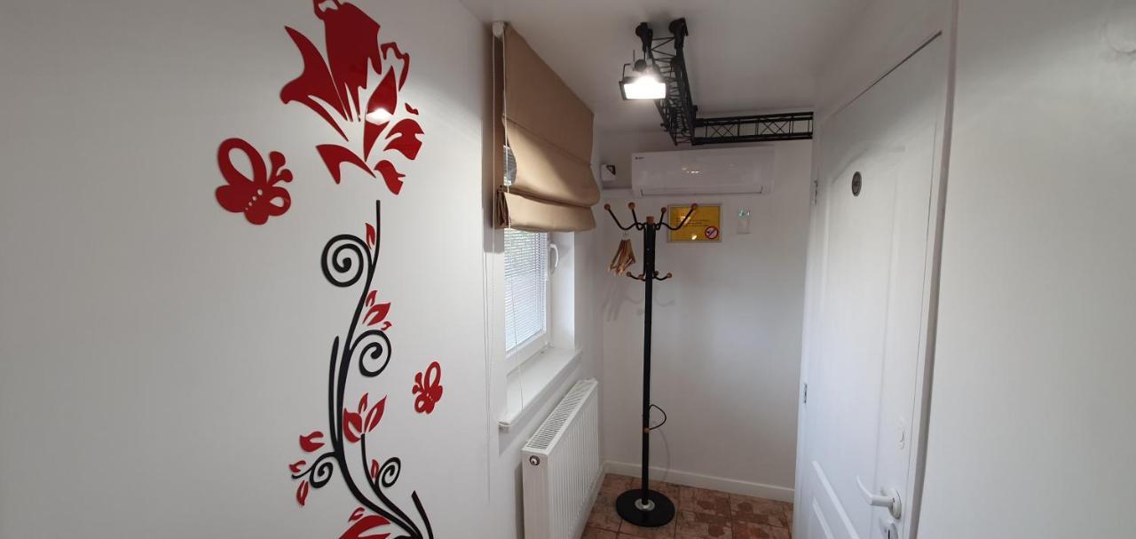 Aparthotel 3 ,, Cosy House Studio" & Parking Каунас Екстериор снимка